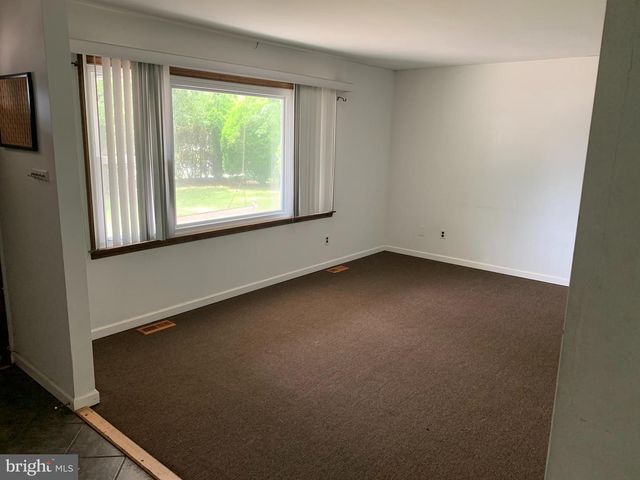 402 CARPENTER ST, Glassboro, NJ 08028