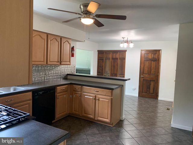 402 CARPENTER ST, Glassboro, NJ 08028