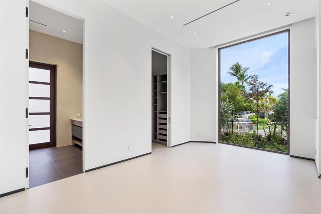 2600 NE 24TH Street, Lighthouse Point, FL 33064