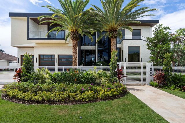 2600 NE 24TH Street, Lighthouse Point, FL 33064