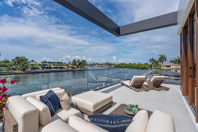 2600 NE 24TH Street, Lighthouse Point, FL 33064