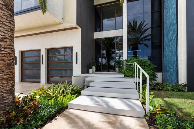 2600 NE 24TH Street, Lighthouse Point, FL 33064