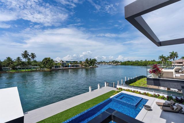 2600 NE 24TH Street, Lighthouse Point, FL 33064