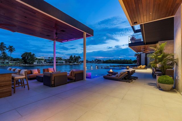 2600 NE 24TH Street, Lighthouse Point, FL 33064