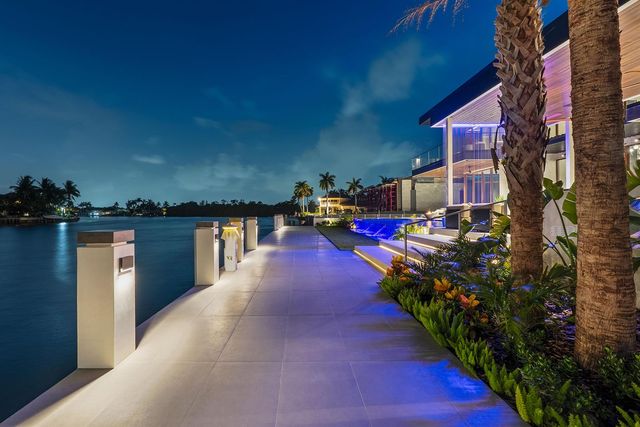 2600 NE 24TH Street, Lighthouse Point, FL 33064