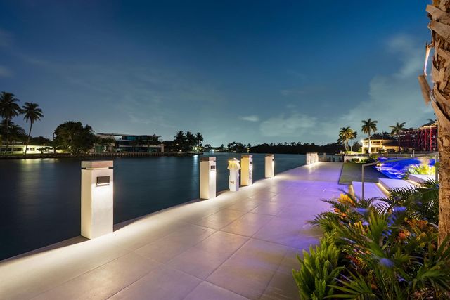 2600 NE 24TH Street, Lighthouse Point, FL 33064