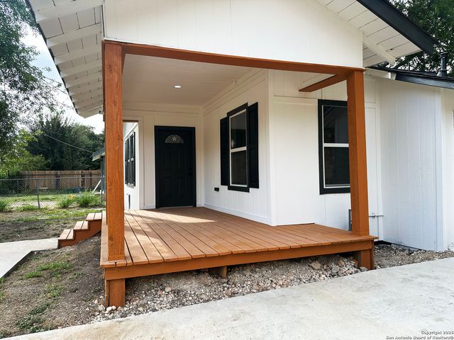 325 Robert E Lee, San Antonio, TX 78214