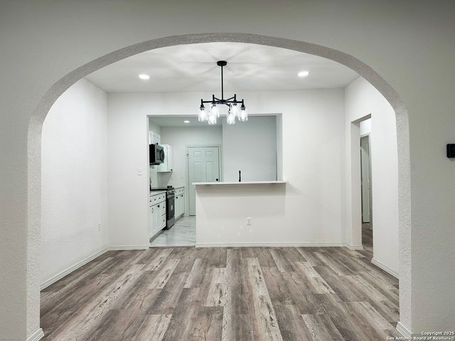 325 Robert E Lee, San Antonio, TX 78214