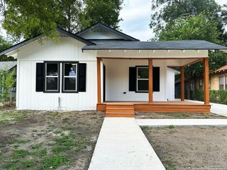 325 Robert E Lee, San Antonio, TX 78214