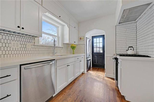7305 Walnut Street, Kansas City, MO 64114