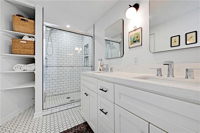 7305 Walnut Street, Kansas City, MO 64114
