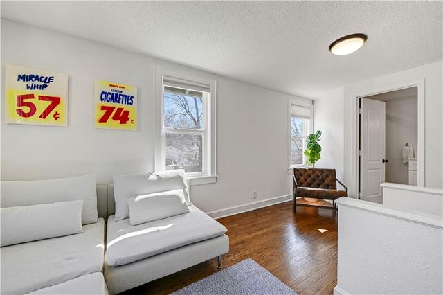7305 Walnut Street, Kansas City, MO 64114