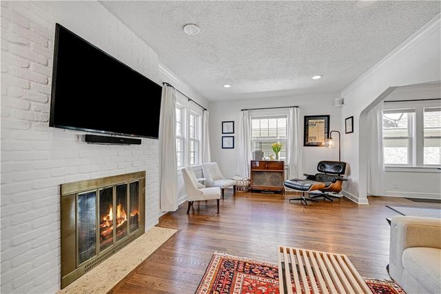 7305 Walnut Street, Kansas City, MO 64114