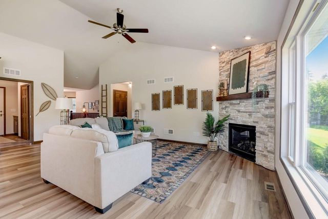 1929 Independence WAY, Mount Pleasant, WI 53406