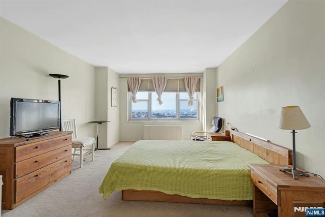 2000 Linwood Avenue 18X, Fort Lee, NJ 07024