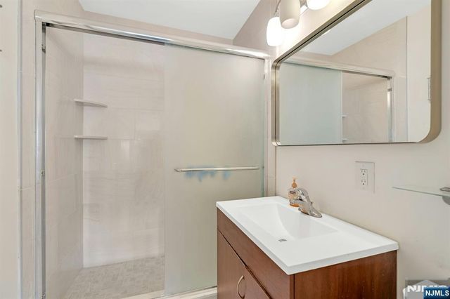 2000 Linwood Avenue 18X, Fort Lee, NJ 07024