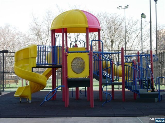 2000 Linwood Avenue 18X, Fort Lee, NJ 07024