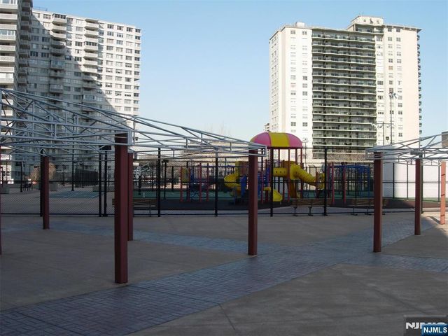 2000 Linwood Avenue 18X, Fort Lee, NJ 07024