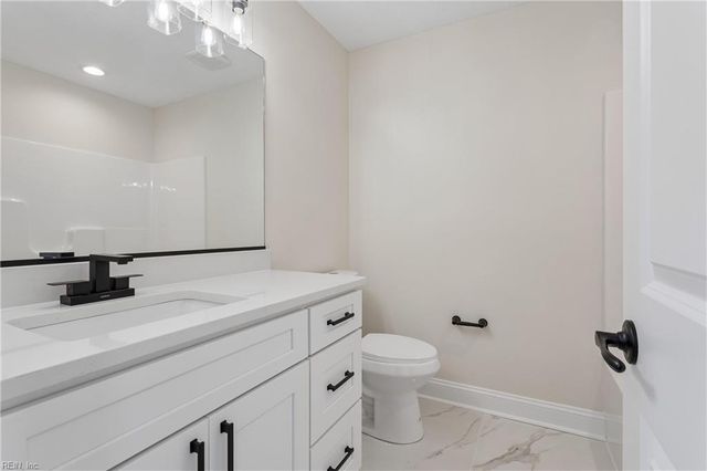 1122 E Pembroke AVE, Hampton, VA 23669