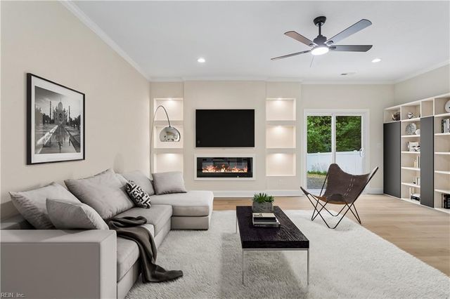 1122 E Pembroke AVE, Hampton, VA 23669