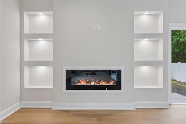 1122 E Pembroke AVE, Hampton, VA 23669