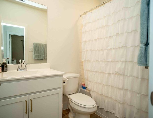 247 Freeman Boulevard, West Columbia, TX 77486