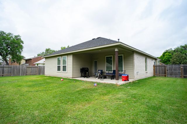 247 Freeman Boulevard, West Columbia, TX 77486