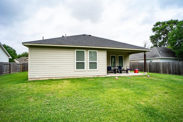247 Freeman Boulevard, West Columbia, TX 77486