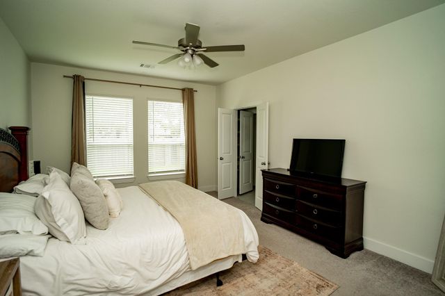 247 Freeman Boulevard, West Columbia, TX 77486