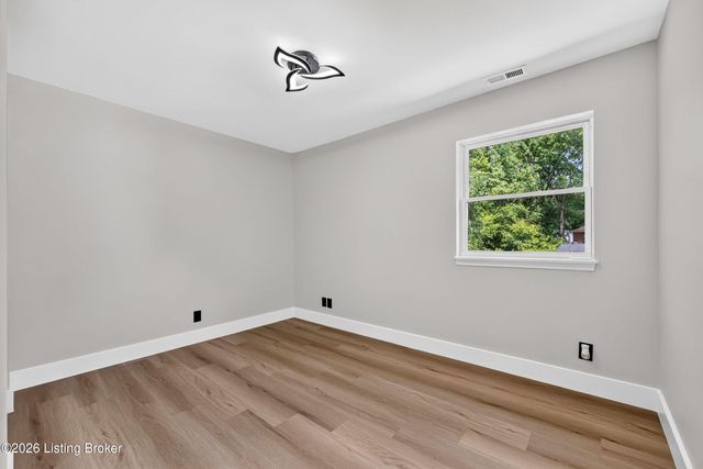 6710 Stana Dr, Louisville, KY 40258