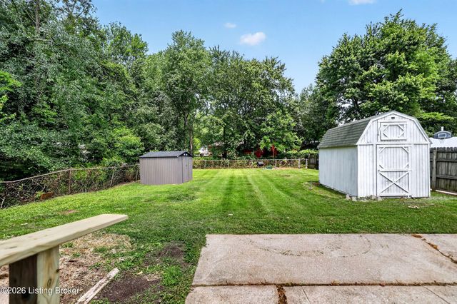 6710 Stana Dr, Louisville, KY 40258