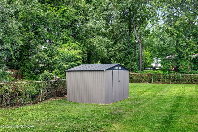 6710 Stana Dr, Louisville, KY 40258