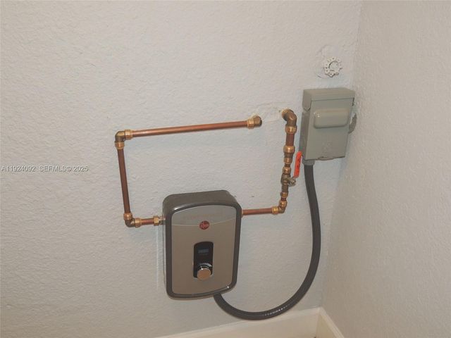 1152 99th St 27, Bay Harbor Islands, FL 33154