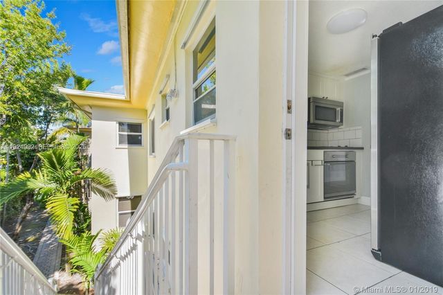 1152 99th St 27, Bay Harbor Islands, FL 33154