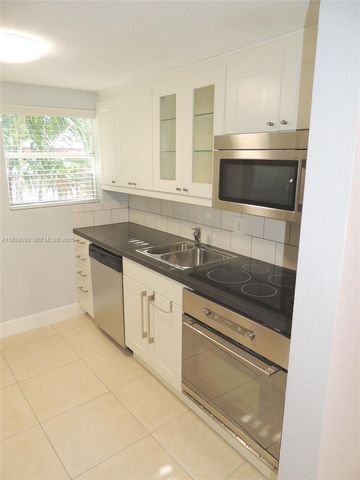 1152 99th St 27, Bay Harbor Islands, FL 33154