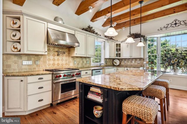 11 HILLIARDS BRIDGE RD, Southampton, NJ 08088