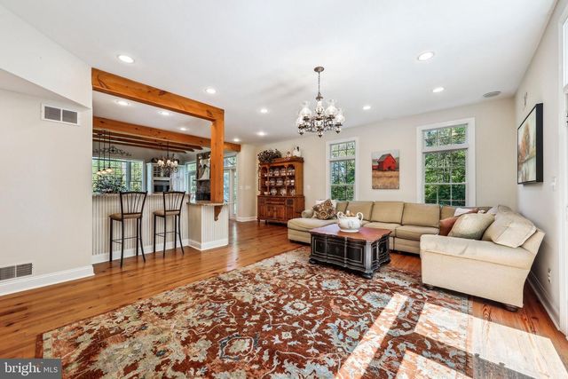 11 HILLIARDS BRIDGE RD, Southampton, NJ 08088