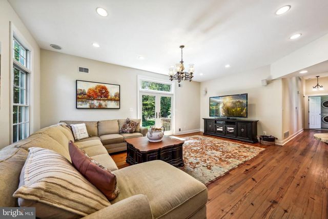 11 HILLIARDS BRIDGE RD, Southampton, NJ 08088