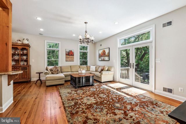 11 HILLIARDS BRIDGE RD, Southampton, NJ 08088