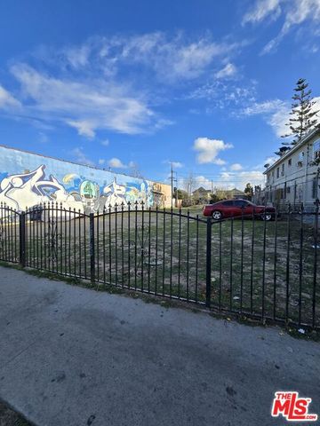 142 E Vernon Avenue, Los Angeles, CA 90011