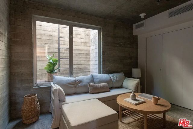 8870 Wonderland Avenue, Los Angeles, CA 90046