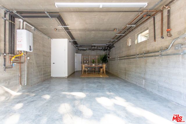 8870 Wonderland Avenue, Los Angeles, CA 90046
