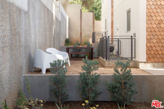 8870 Wonderland Avenue, Los Angeles, CA 90046
