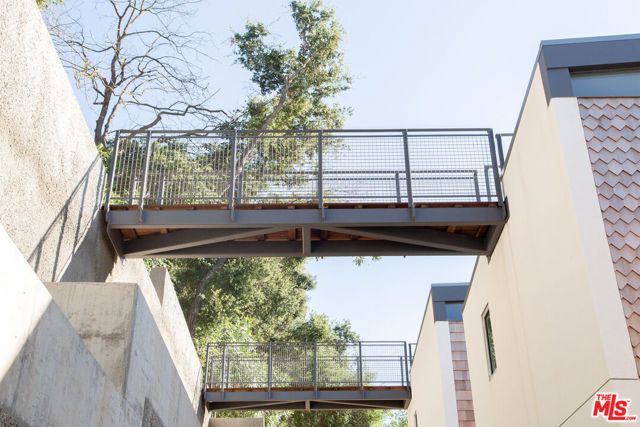8870 Wonderland Avenue, Los Angeles, CA 90046
