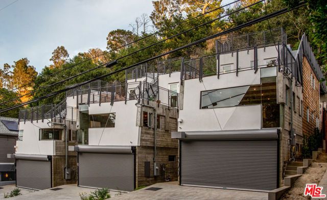 8870 Wonderland Avenue, Los Angeles, CA 90046