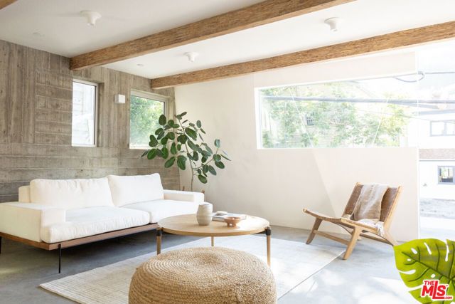 8870 Wonderland Avenue, Los Angeles, CA 90046