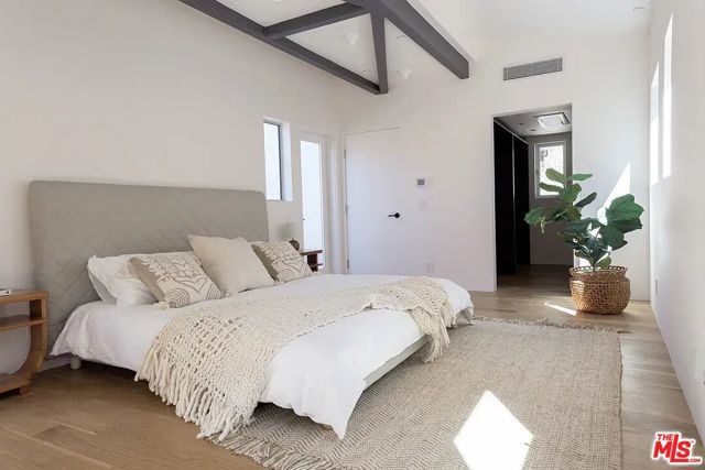 8870 Wonderland Avenue, Los Angeles, CA 90046