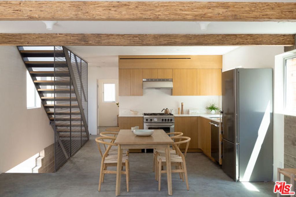 8870 Wonderland Avenue, Los Angeles, CA 90046