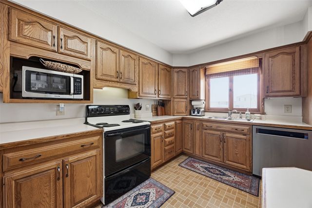 1780 25th Avenue, Marion, IA 52302