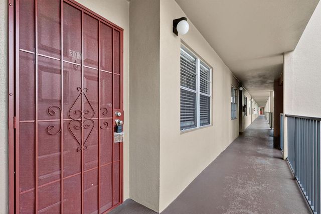 12750 SW 4th Court 307j, Pembroke Pines, FL 33027